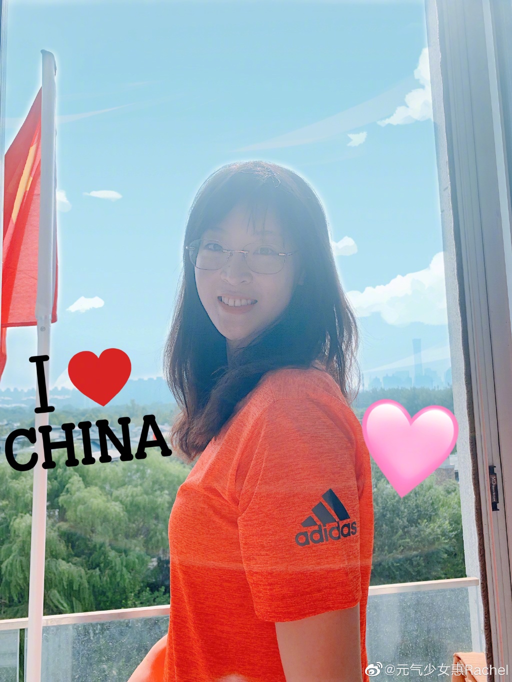 惠若琪深夜撒狗粮 携朱婷凌晨归家获老公盛餐迎接