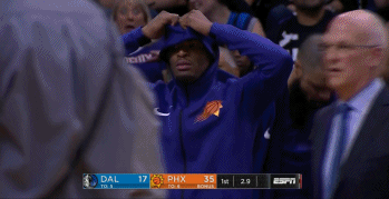 太阳后卫重伤左脚脚踝摔变形