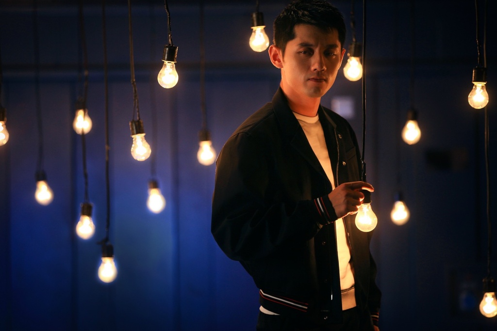 帅一脸!张继科拍宣传片显王者风采