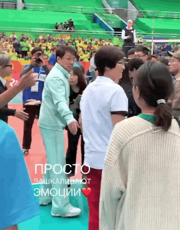 巩俐版郎平造型曝光 被赞超还原