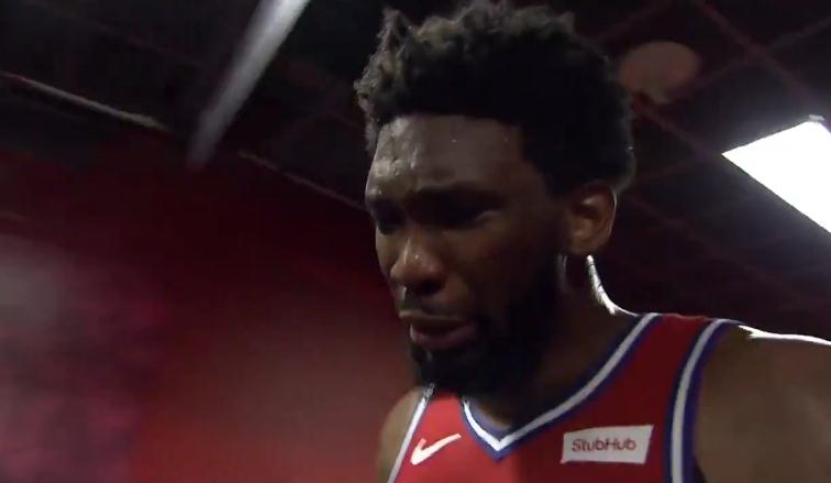 心疼！大帝球员通道失声痛苦