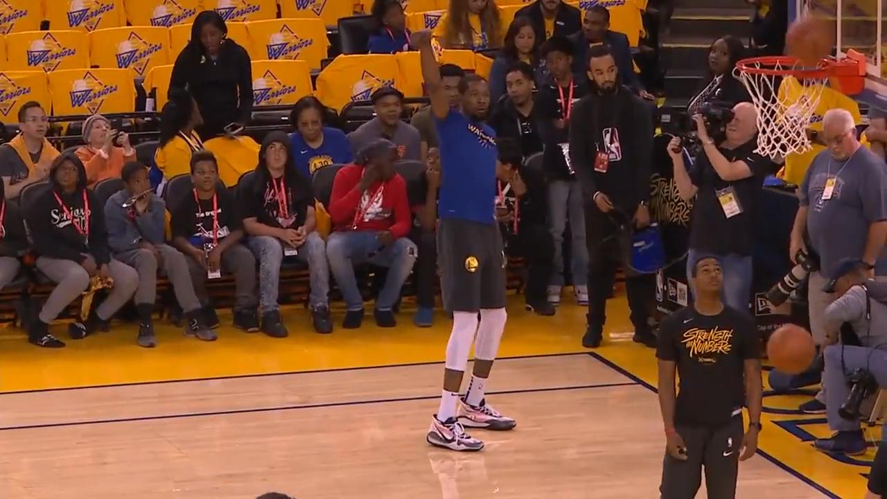 杜兰特赛前热身投篮手感出色