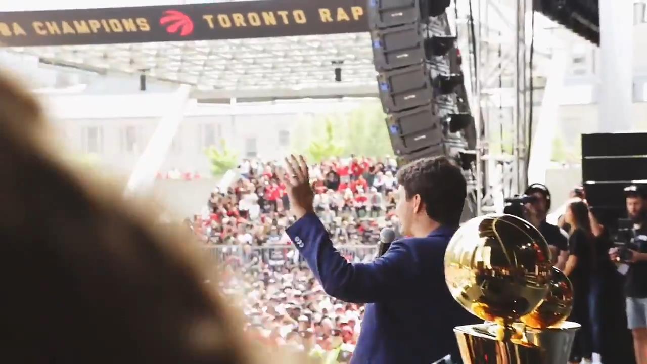 加拿大总理参加猛龙夺冠庆典