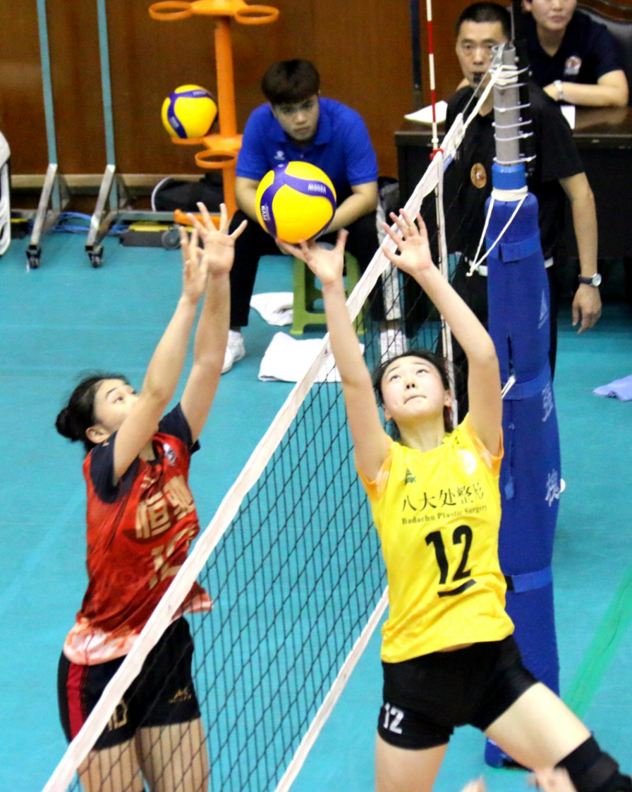 十四运会青年女排漳州赛区第二日比赛综述