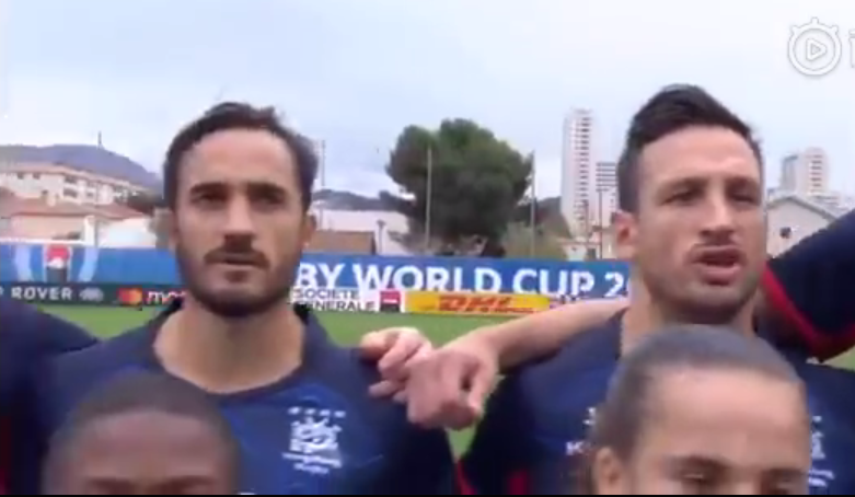 一脸认真!中国香港橄榄球队15张外国面孔齐唱