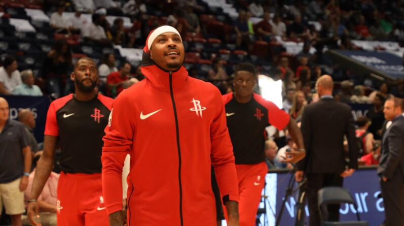 火箭球员登场气势十足