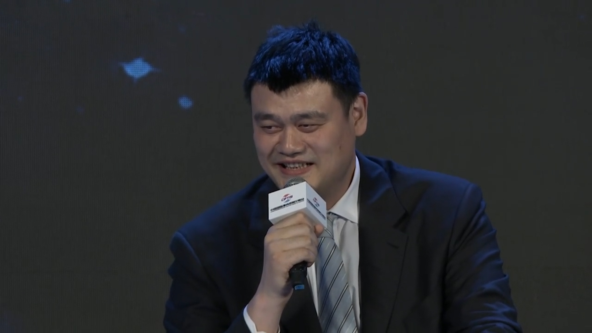 姚明:最关心男篮世界杯成绩