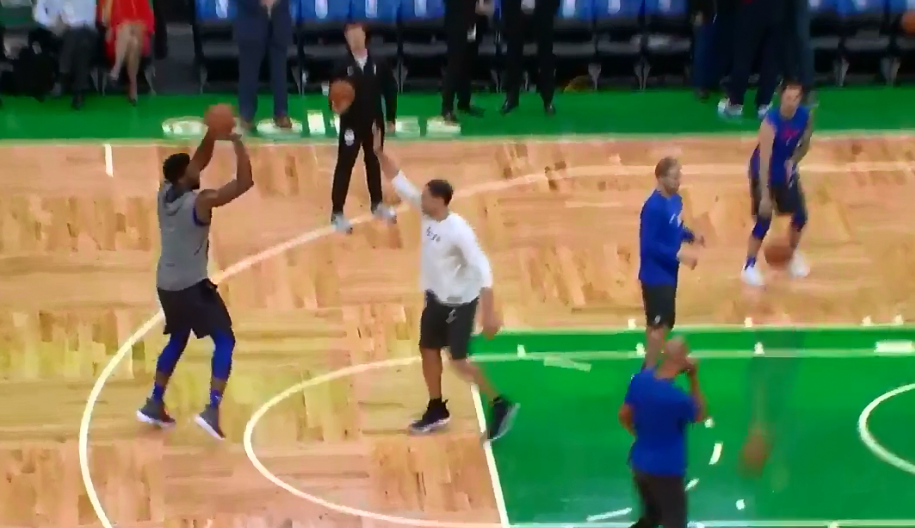 大帝开发新技能！后撤步投篮