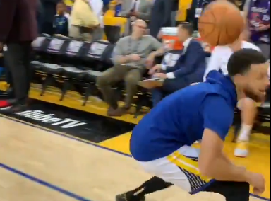 库里赛前练新招儿搞怪3分