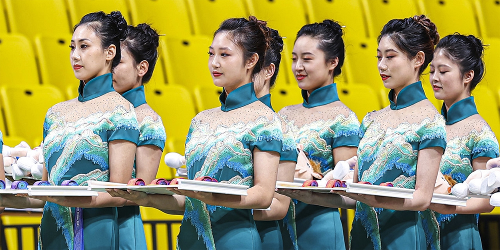 全运会颁奖礼仪小姐倩影