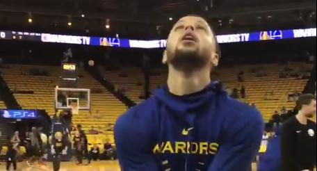 太准了！库里排球式三分照进