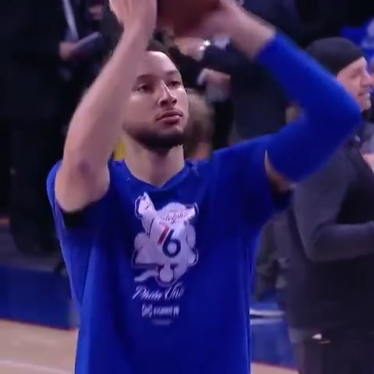 西蒙斯赛前投篮热身