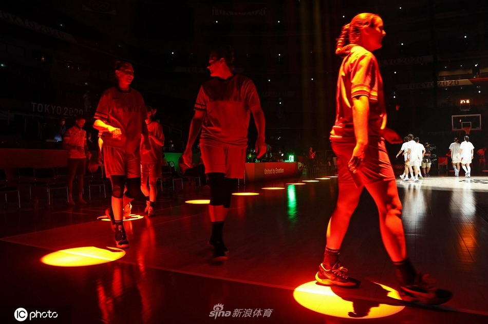 中国女篮74-62比利时 小组赛三战全胜！