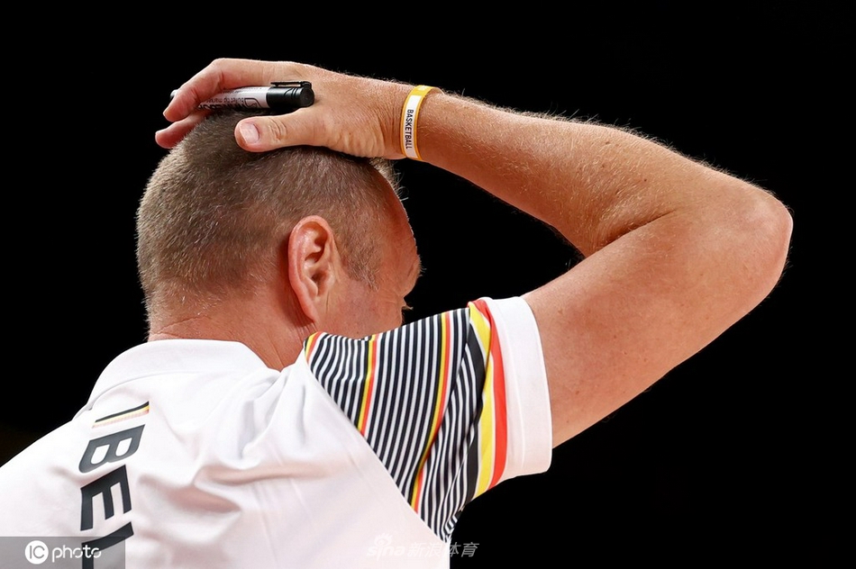 中国女篮74-62比利时 小组赛三战全胜！