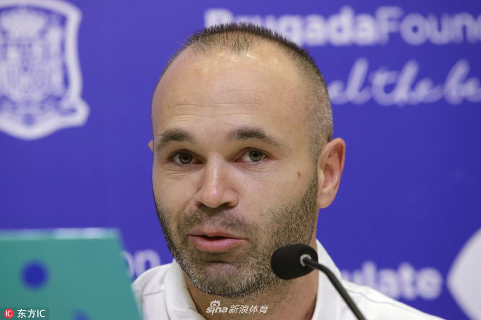 拉莫斯与伊涅斯塔出席慈善公益活动