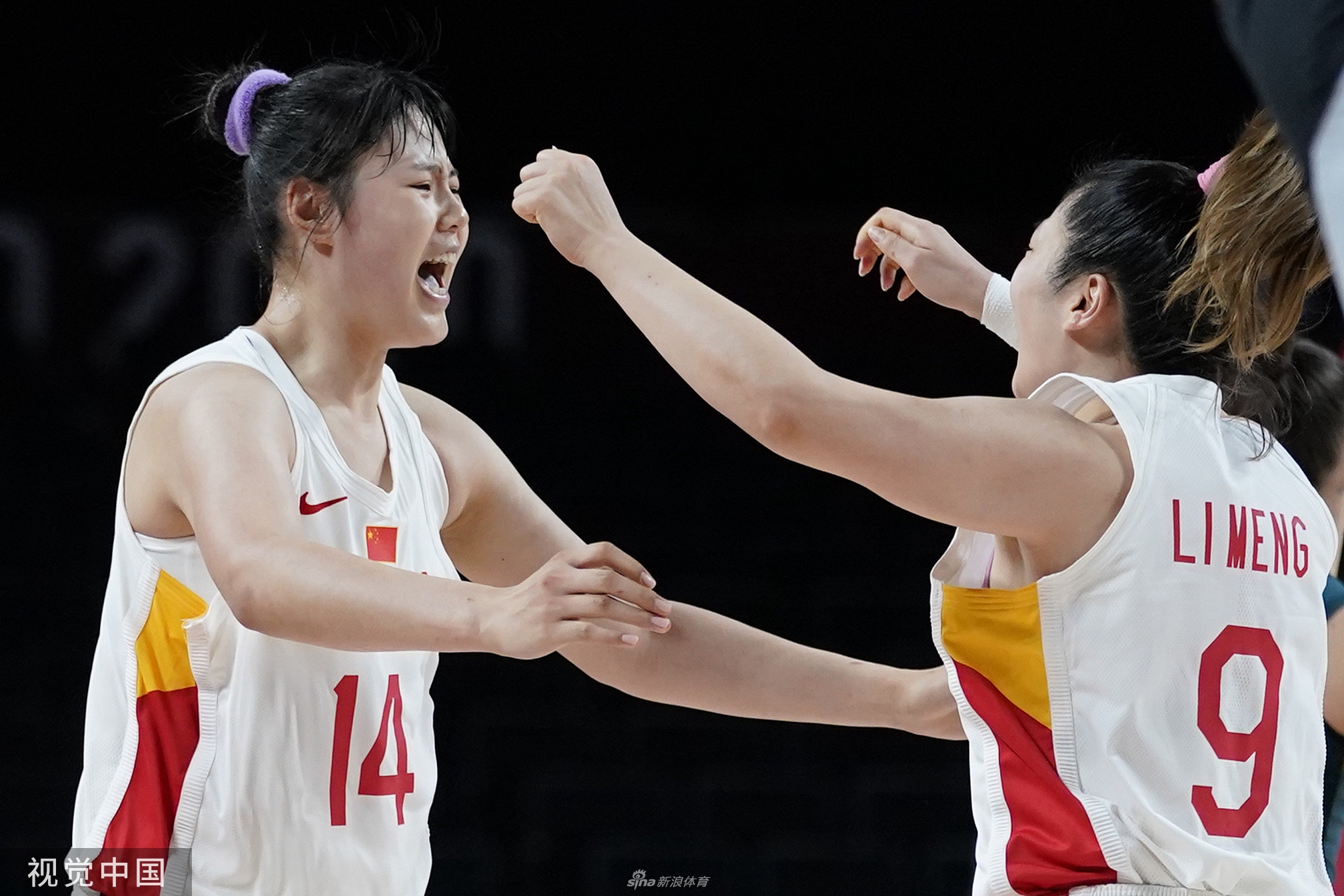 中国女篮76-74险胜澳大利亚 提前锁定八强