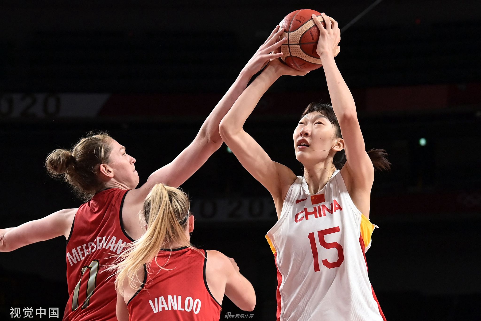 中国女篮74-62比利时 小组赛三战全胜！