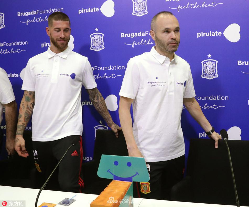 拉莫斯与伊涅斯塔出席慈善公益活动