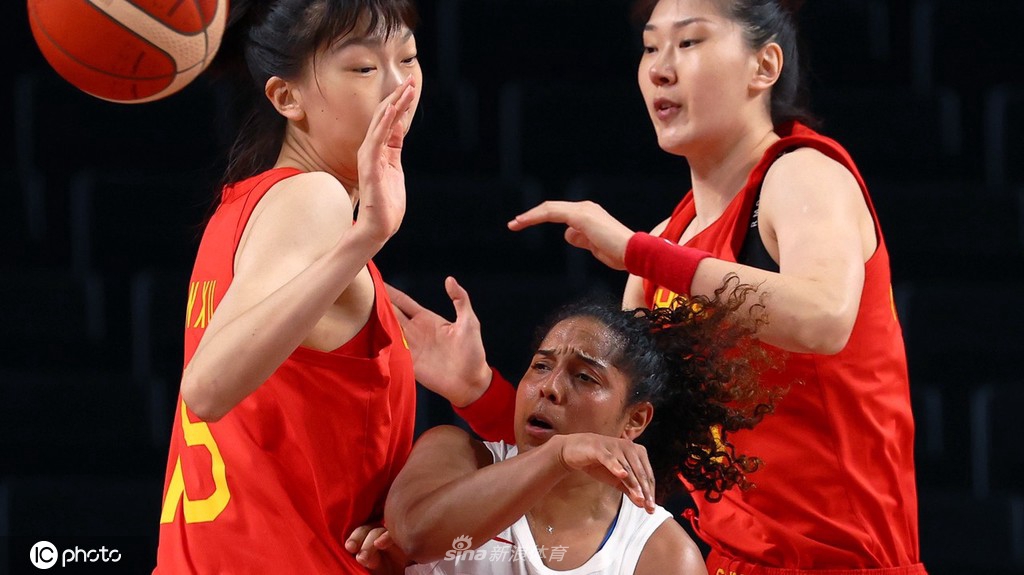 中国女篮97-55波多黎各 李月汝21分12篮板