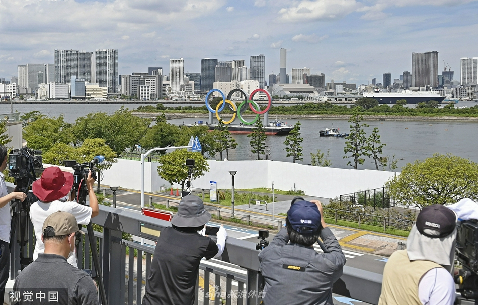 东京奥运会五环标志被拆除