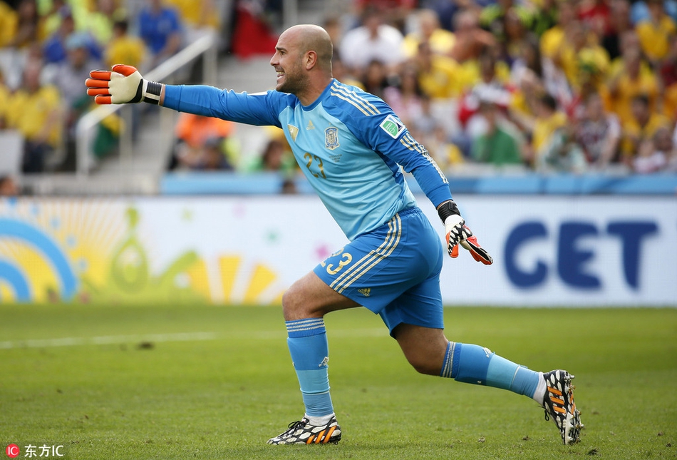 西班牙的万年替补门将佩佩-雷纳代表国家队在世界杯中出场,雷纳父子