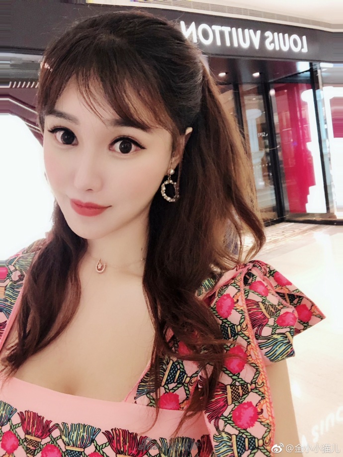 世界杯中国乳神力挺c罗