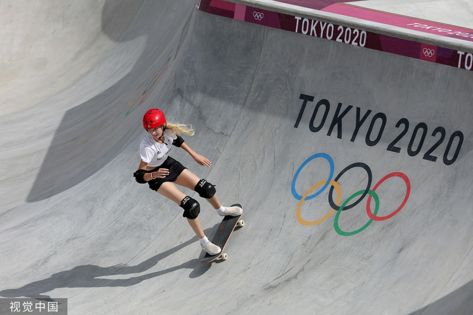 英国小美女在比赛中