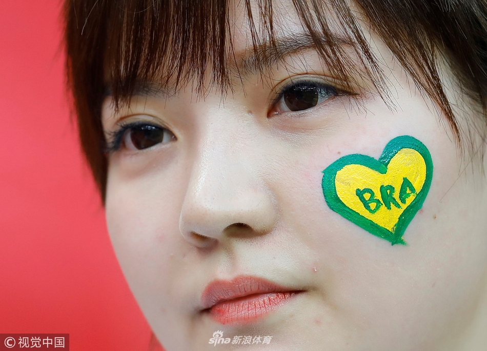 策划-世界杯1/4决赛美女盘点