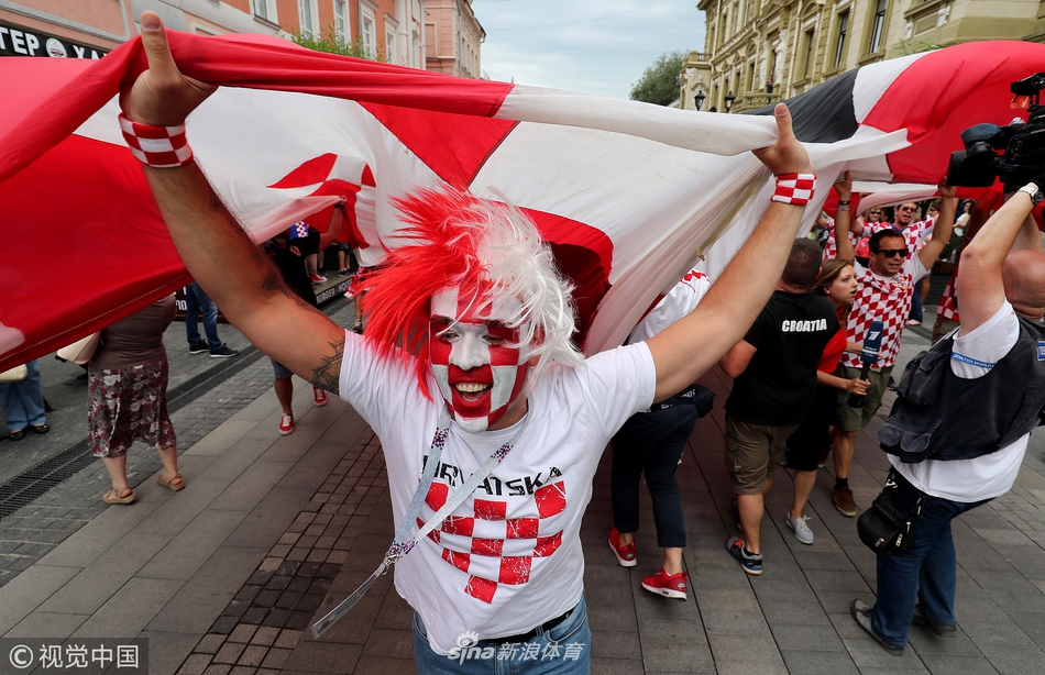 策划-世界杯第17比赛日彩绘脸谱