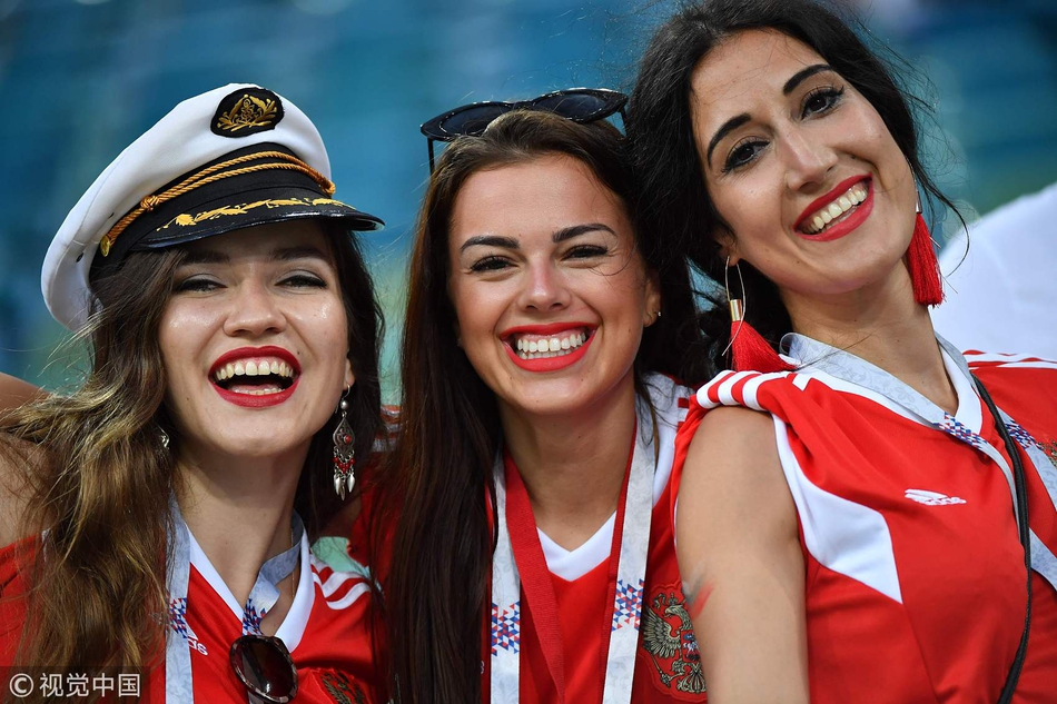 策划-世界杯1/4决赛美女盘点