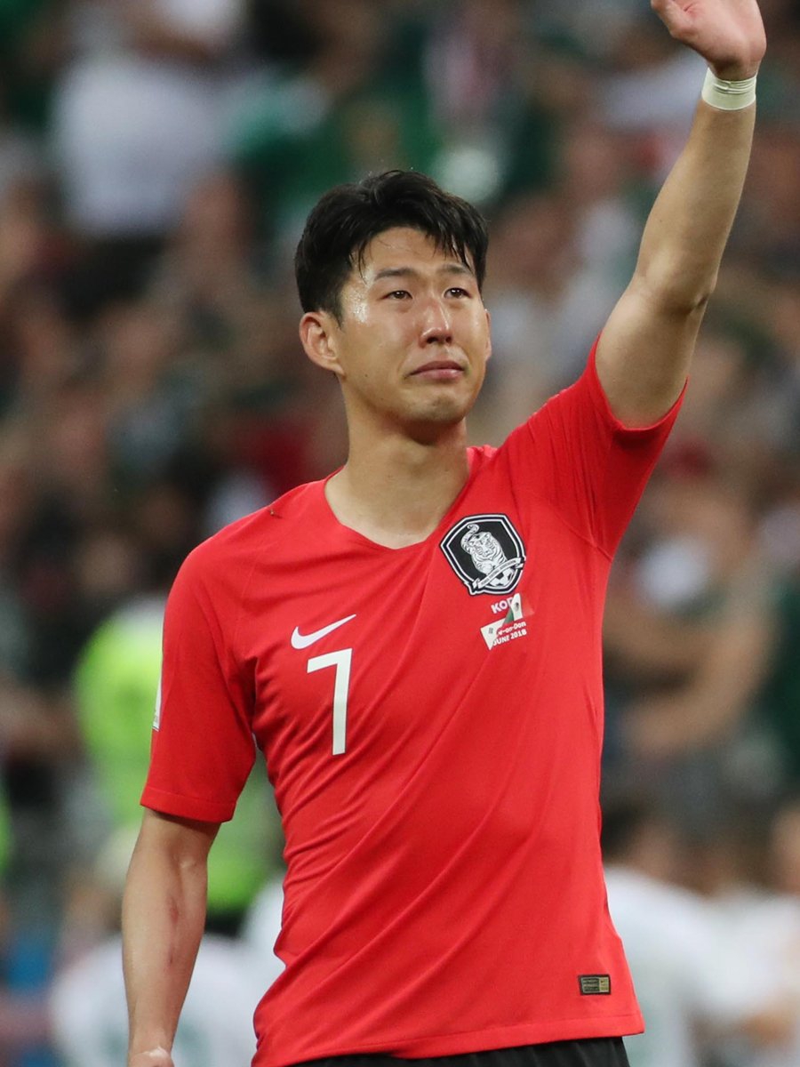 孙兴慜赛后哭成泪人总统安慰