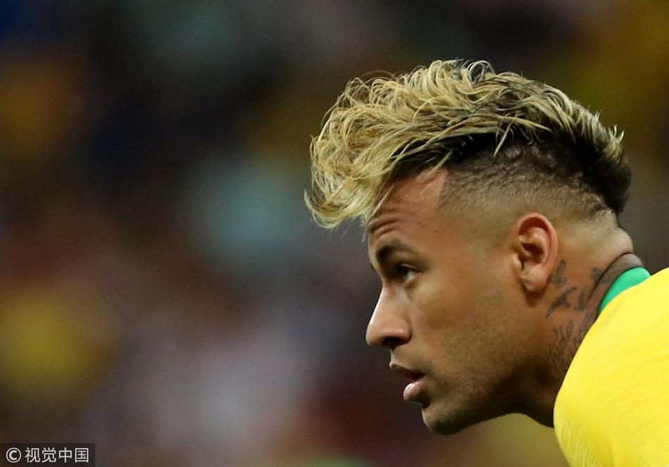 "方便面"不见了?内马尔又换新发型