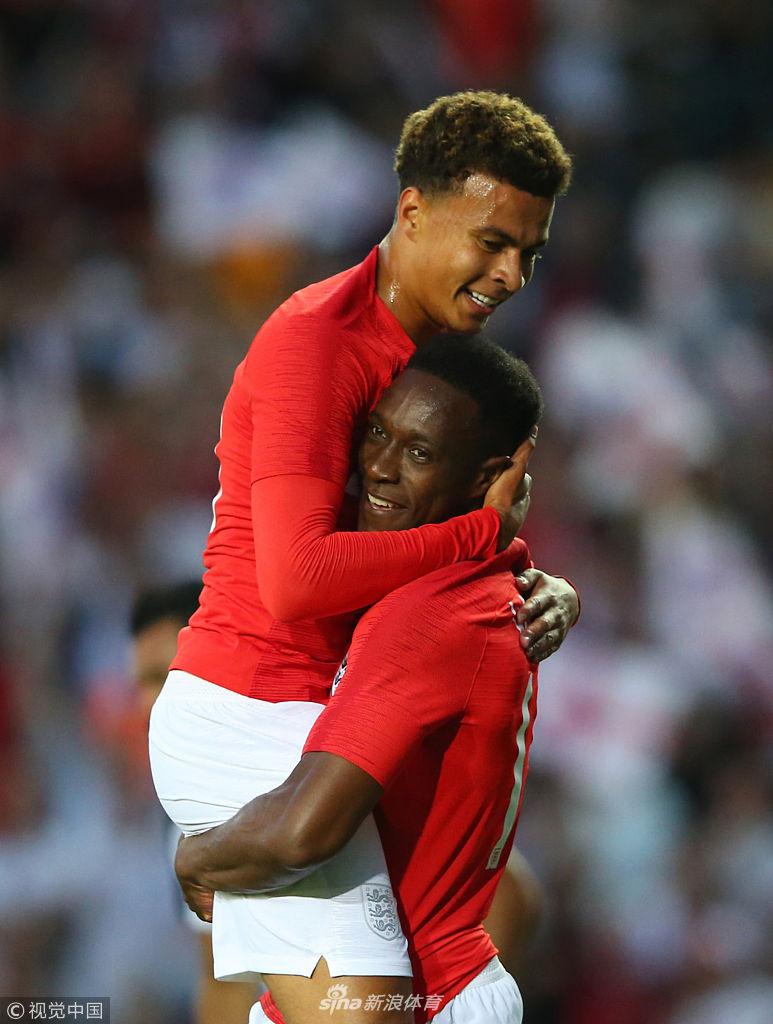 维尔贝克庆祝破门