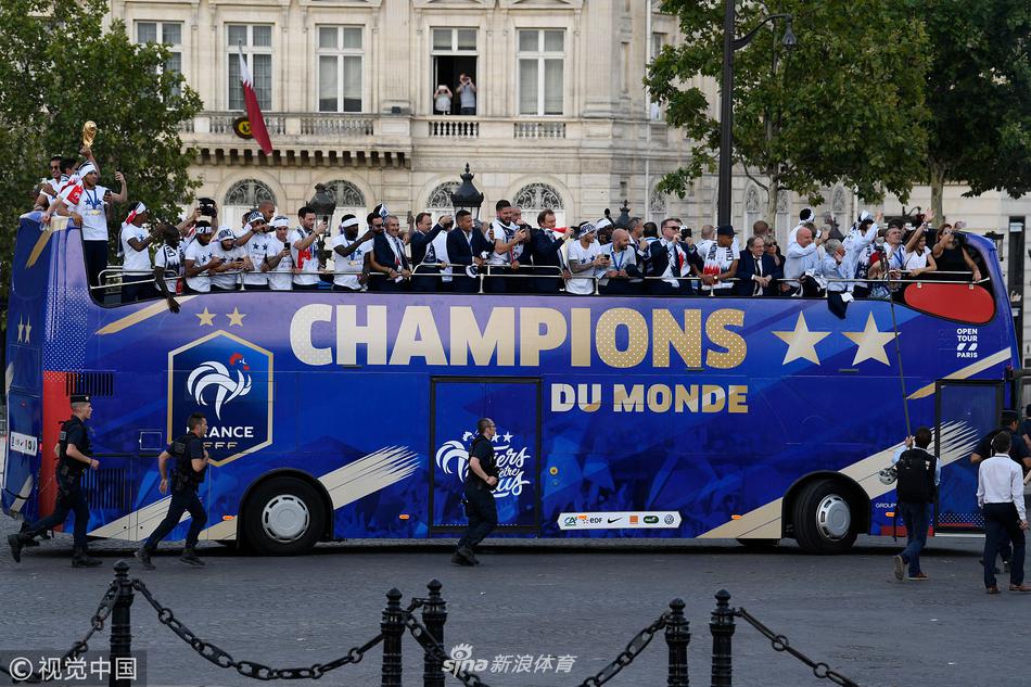 法国队冠军大巴车
