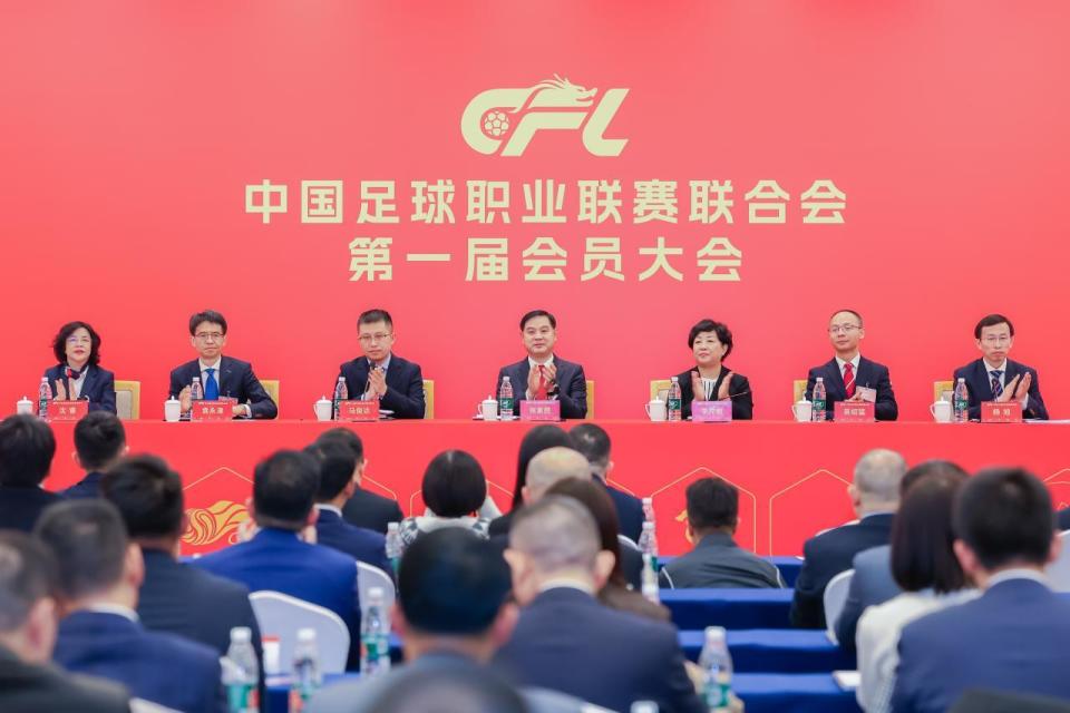 钟汉良朱珠新剧扑街，52岁霸总妆造翻车，网友：姨味太冲了v6.7.6 安卓手机版