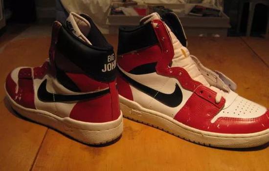 人称“AJ1 前传”,“禁穿故事”也因它改写