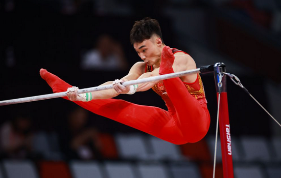 中国体操队进行第二次奥运选拔赛 孙炜名列男子全能榜首！