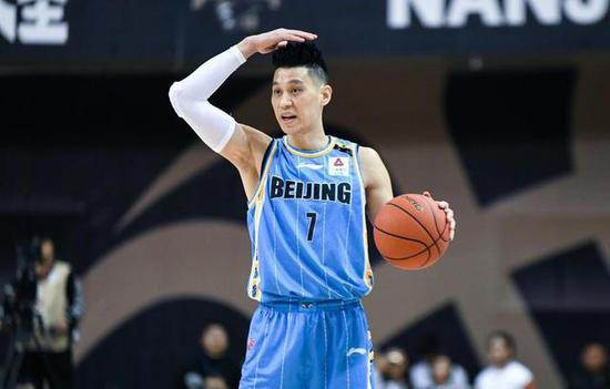 新疆遭伤病魔咒 书豪因北京内线虚弱“下岗” 亚博体育资讯 第3张-亚博体育导航 新疆遭伤病魔咒 书豪因北京内线虚弱“下岗”