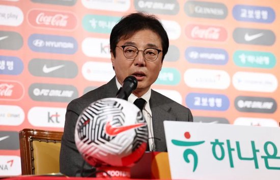 黄善洪上任后首期韩国队名单:8位亚运冠军入选_国内足球_新浪竞技风暴_新浪网