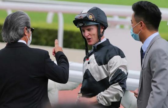 「时时精彩」成功卫冕渣打冠军暨遮打杯