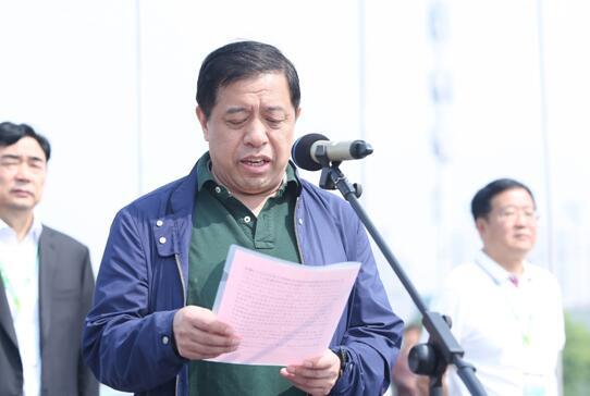 秦皇岛市人民政府副市长冯志永致辞