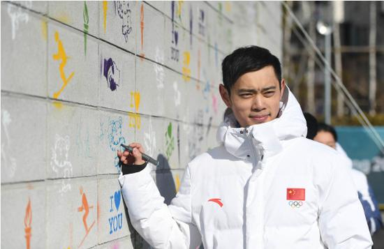 金杨：疫情下的感动与感恩 冰雪健儿并肩“战斗