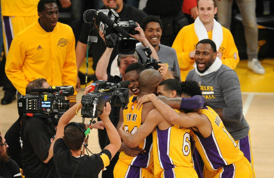 4年前的今天!他上演了人类史上最牛的谢幕典礼