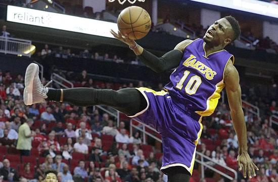 噩耗！湖人旧将跟腱撕裂！这队3.6亿全伤了！