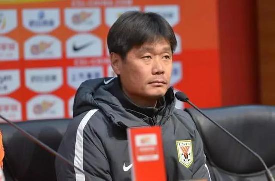 董路评足协杯李霄鹏的双面人生看不懂的施密特