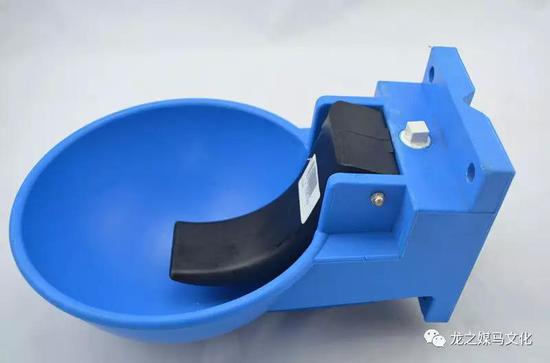 马用自动饮水器