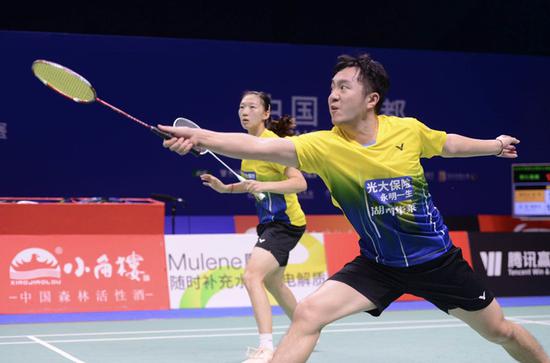 羽球老将张稳退役后复出 搭档00后战混双_羽毛球_新浪竞技风暴_新浪网