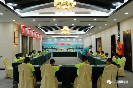  “中国体育彩票”2018年全国青少年国际跳棋夏令营 车轮战现场