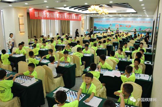 “中国体育彩票”2018年全国青少年国际跳棋夏令营友谊赛比赛现场