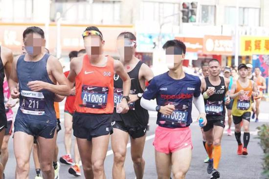 雇6名240高手陪跑破3 每人奖5000！结果跑崩了